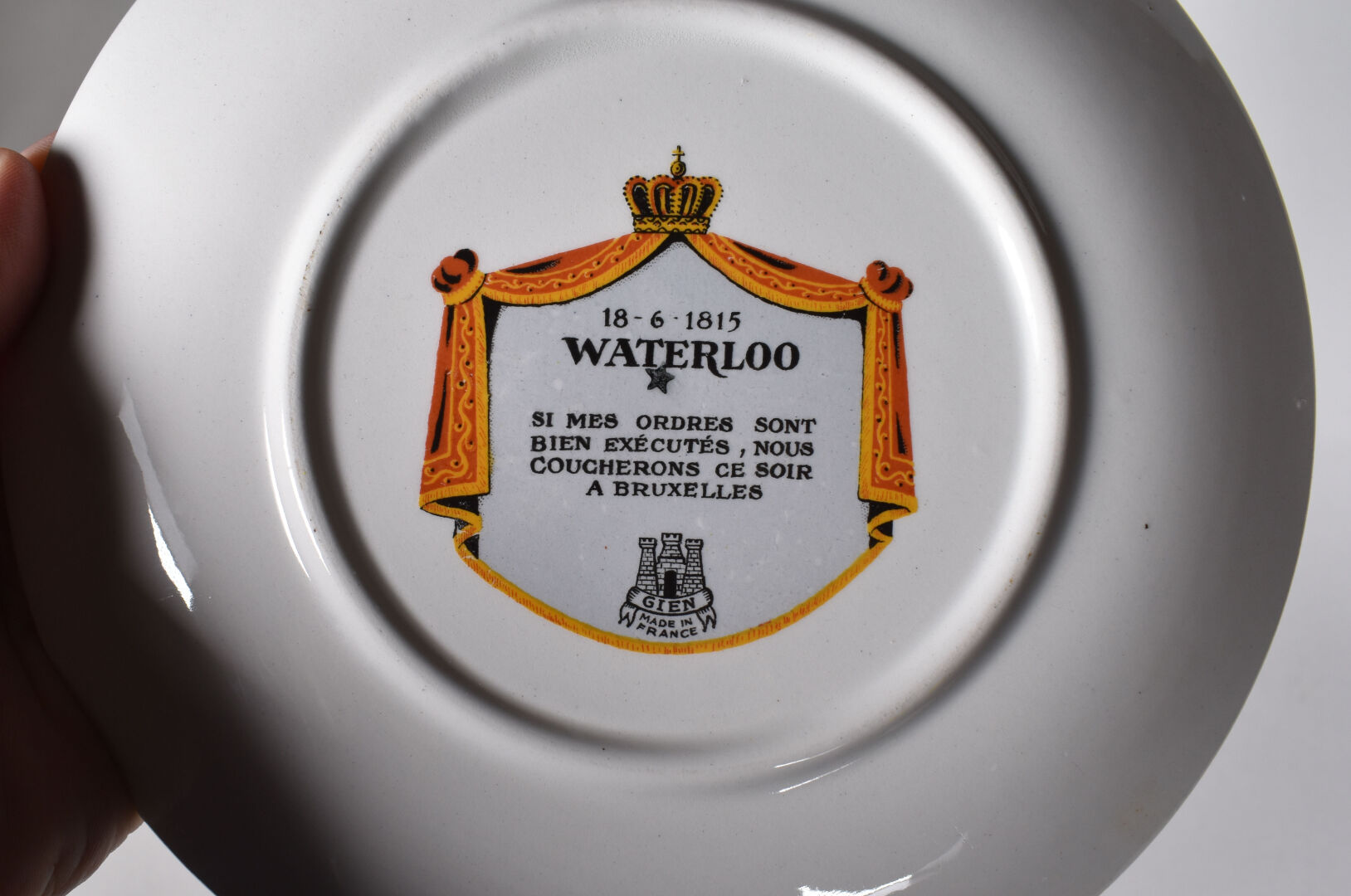 Grand Plat En Porcelaine Imari du XIXème Siècle