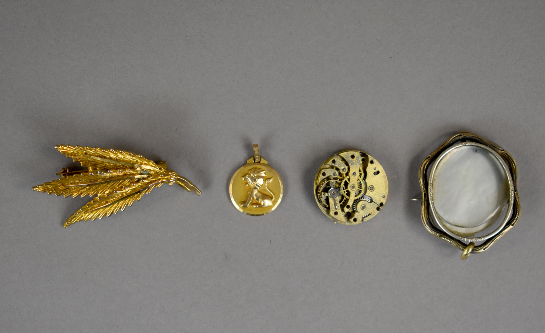 Lot De Bijoux Fantaisie Divers En Métal - Environ 50 Grammes - Occasion