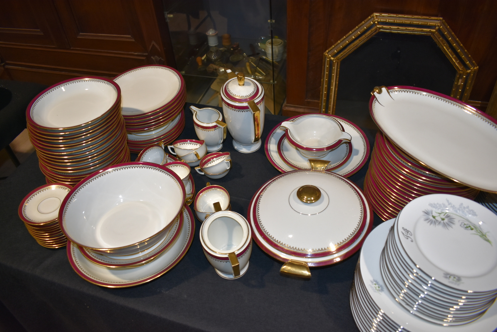 Lot De 12 Assiettes Carrés TANIA, Plat De Service En Porcelaine Décorée