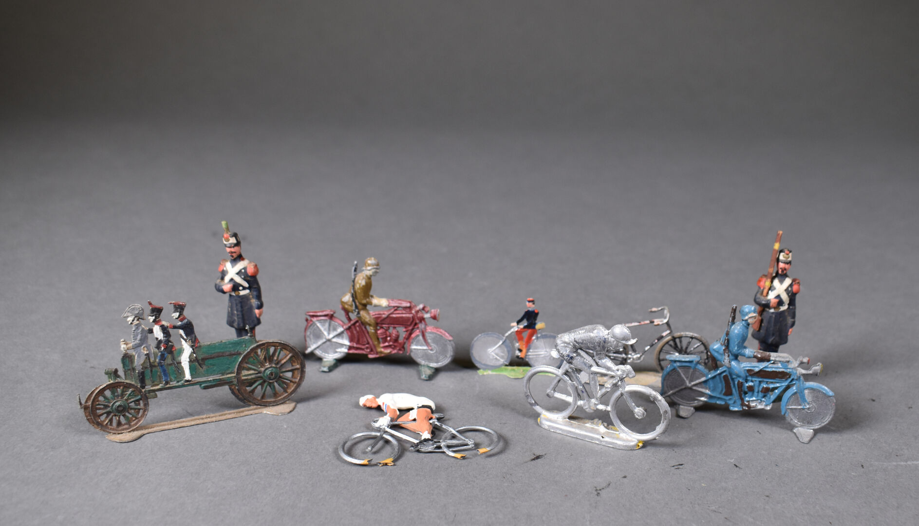 Lot De Soldats De Plomb Anciens - Collection Vintage