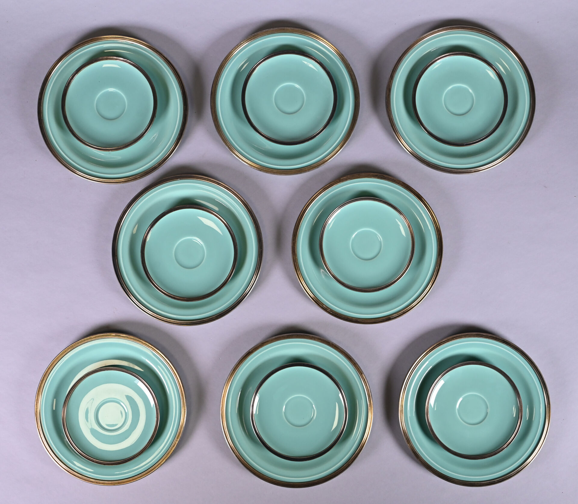Élégant lot de 6 assiettes vintage en Arcopal, au décor rose