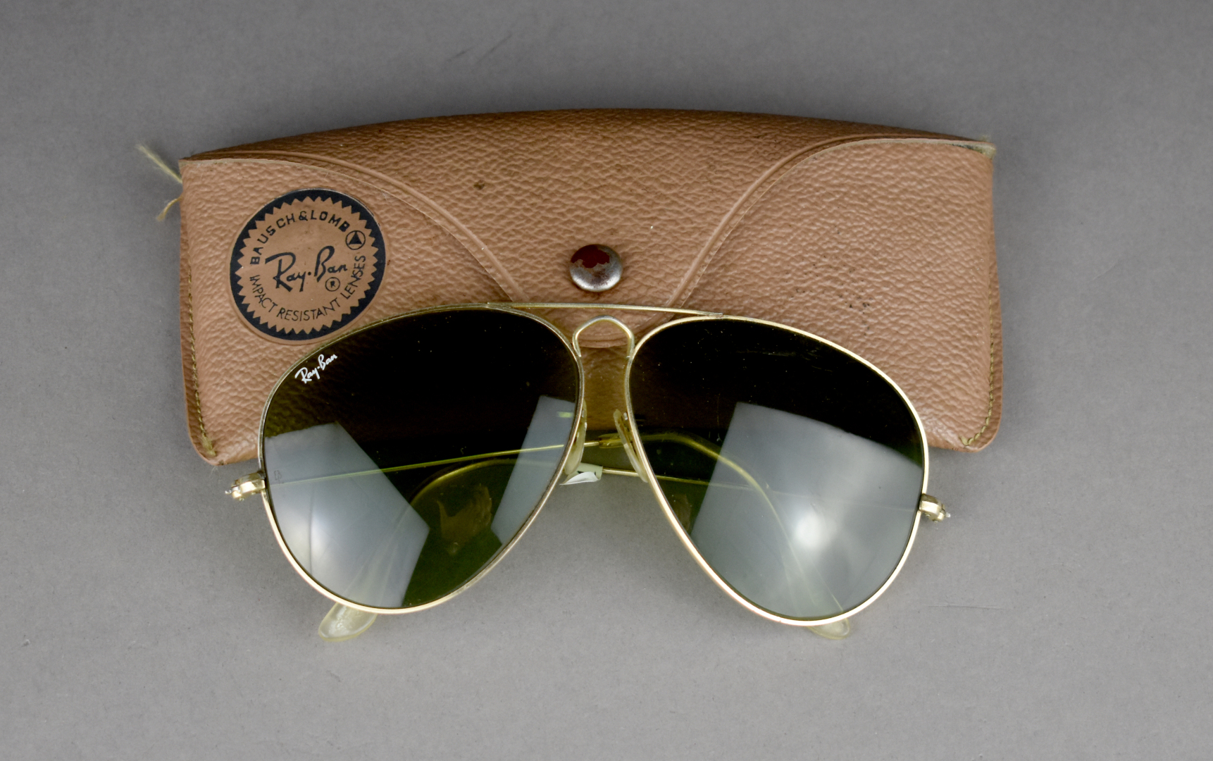 RAY BAN. Paire de de soleil modèle Aviator "Maximus" 1979
