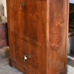 2093965276-2.jpg