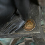 893132100-13.jpg