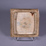 79733837-2.jpg