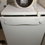 1226744654-2.jpg